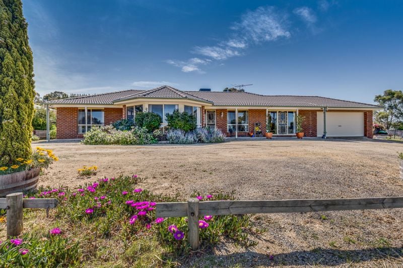 2 Manning Boulevard, Bacchus Marsh - Thumbnail 2