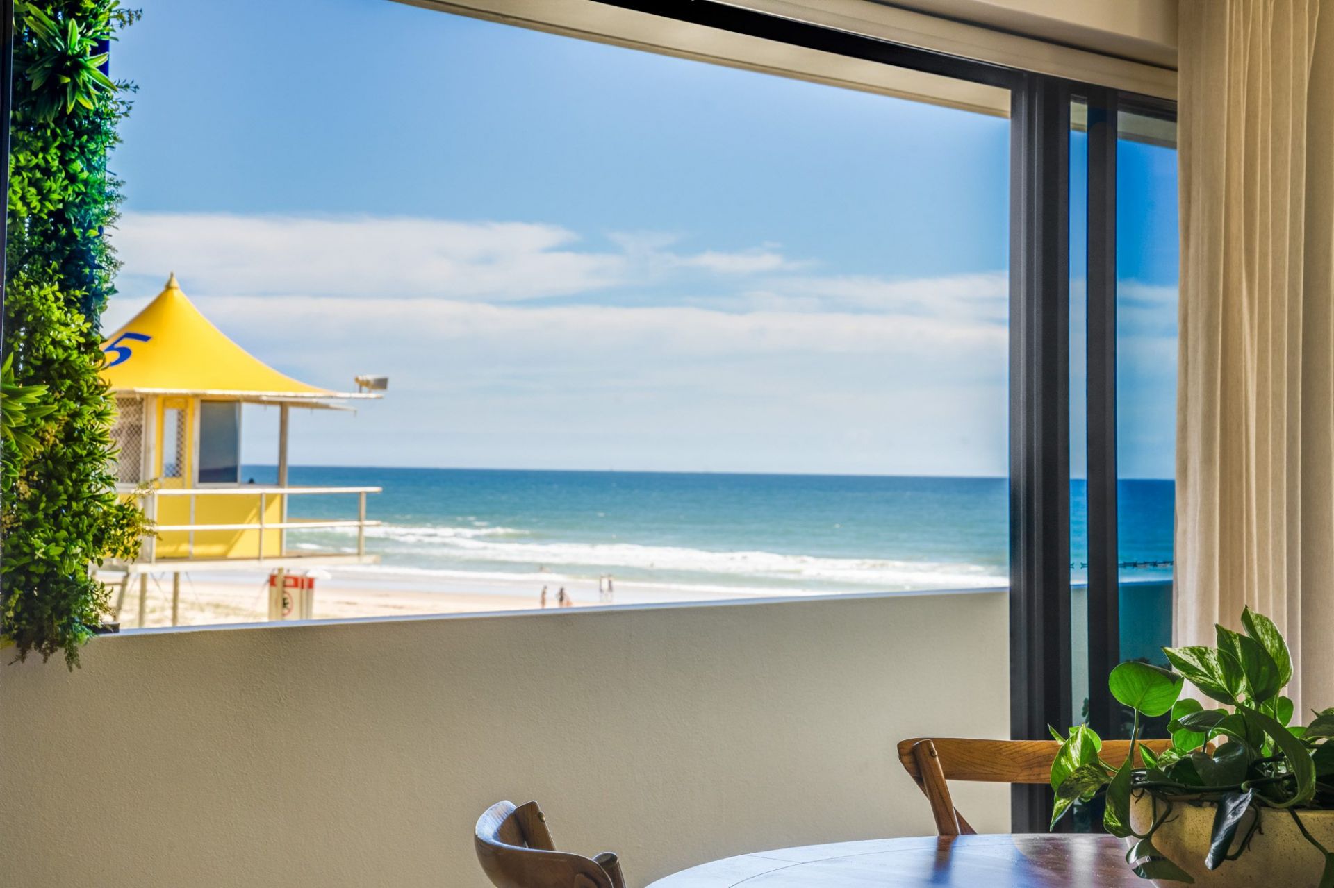 2-1285-gold-coast-highway-palm-beach-amir-prestige-group