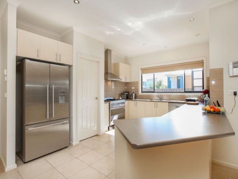 22 Salina Walk, Caroline Springs - Thumbnail 3