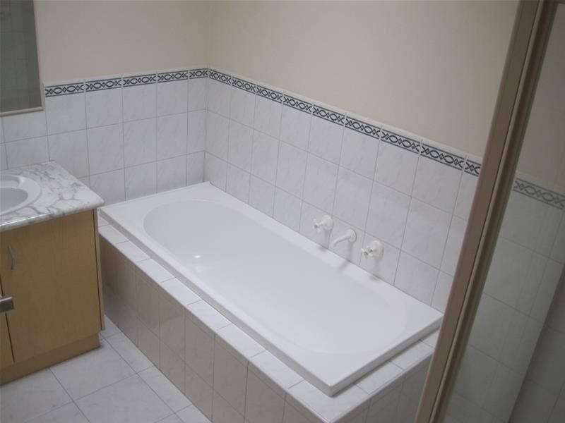 GREAT TOWNHOUSE, PRIME LOCATION!