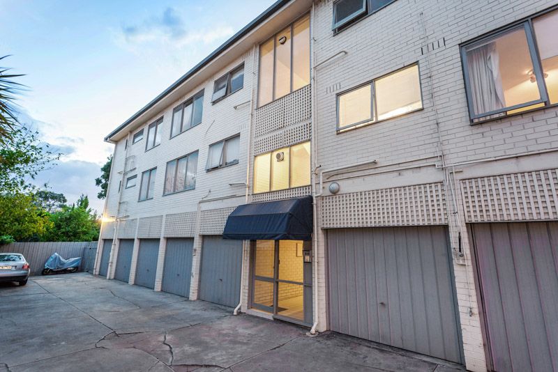 1/51 Napier Street, Footscray - Thumbnail 3
