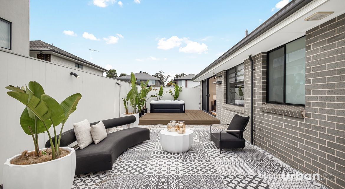 Colebee 6 Majors Avenue