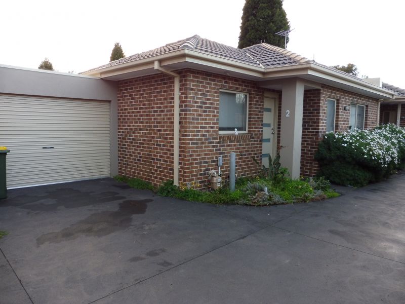 2/6 Dickens Street, Lalor