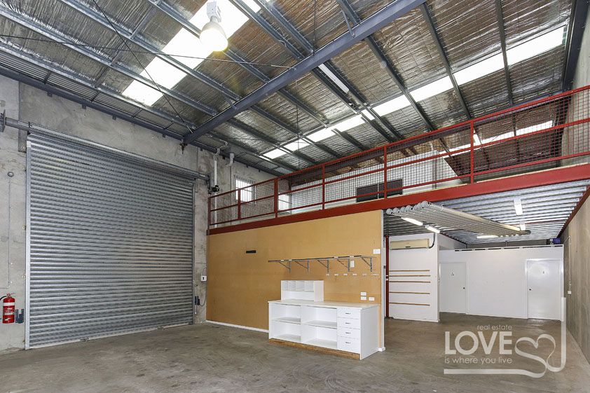 MODERN VERSATILE WAREHOUSE