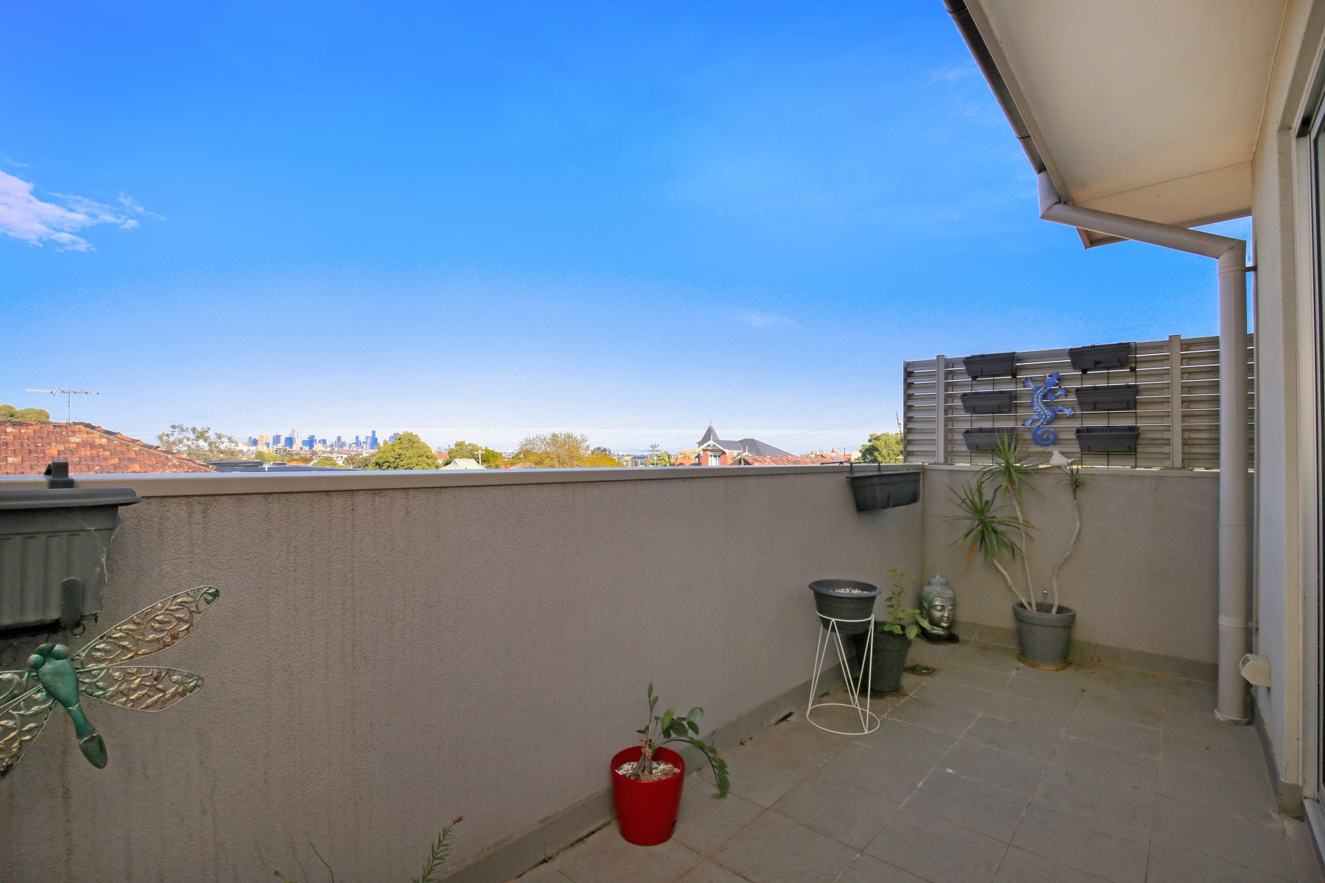 Oversized Unit with Stunning Views