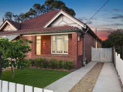 Oversized renovated federation semi in premier location