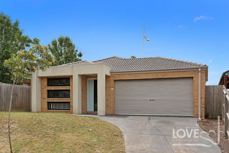 242 The Lakes Boulevard, South Morang