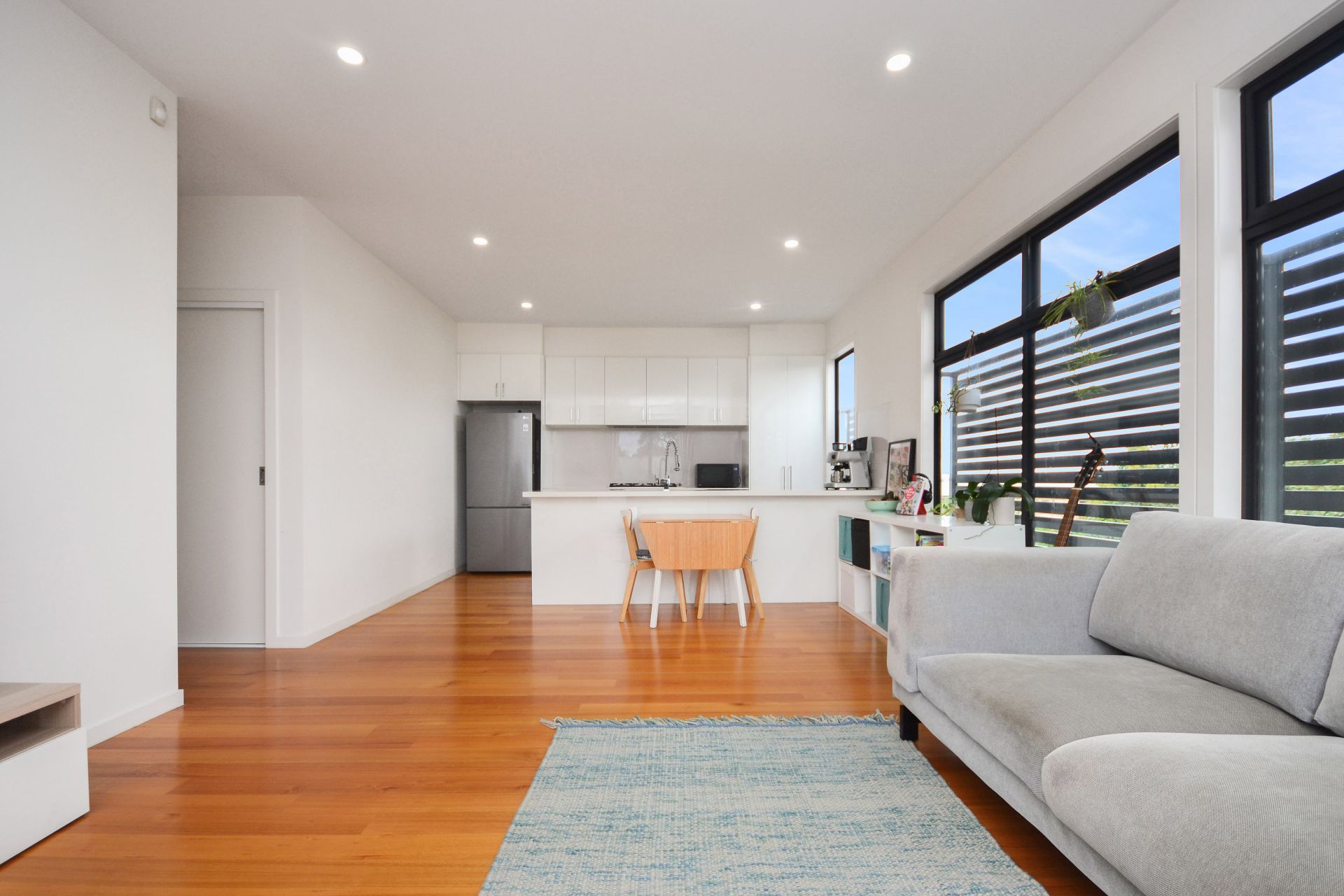 STYLISH MODERN LIVING