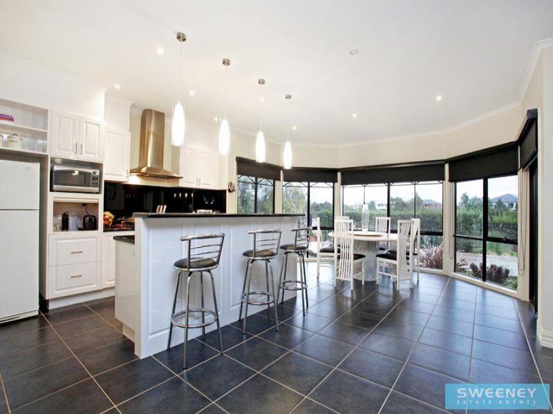 18 Lauriston Quay, Caroline Springs - Thumbnail 4