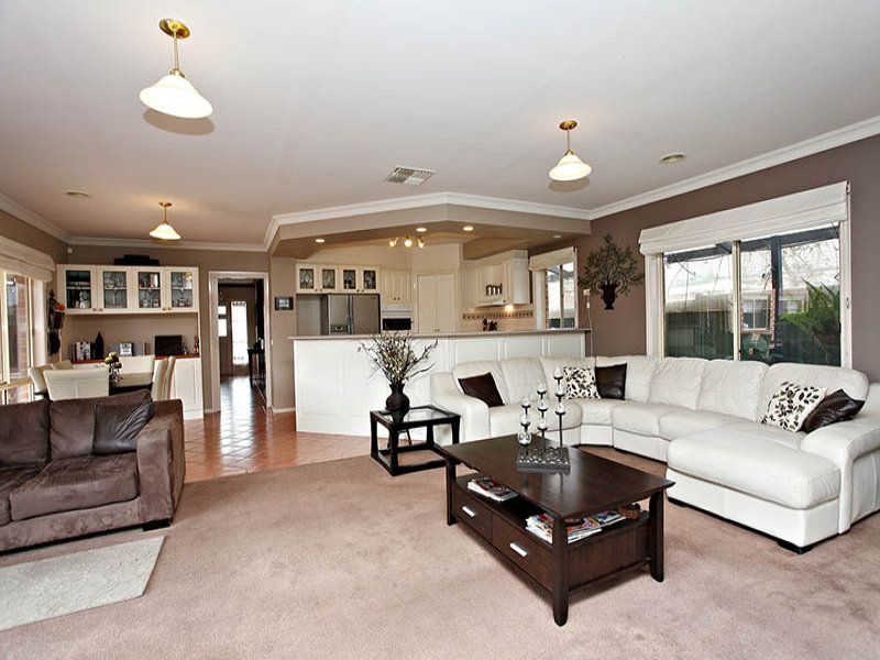 16 Windsor Gardens, Caroline Springs - Thumbnail 5