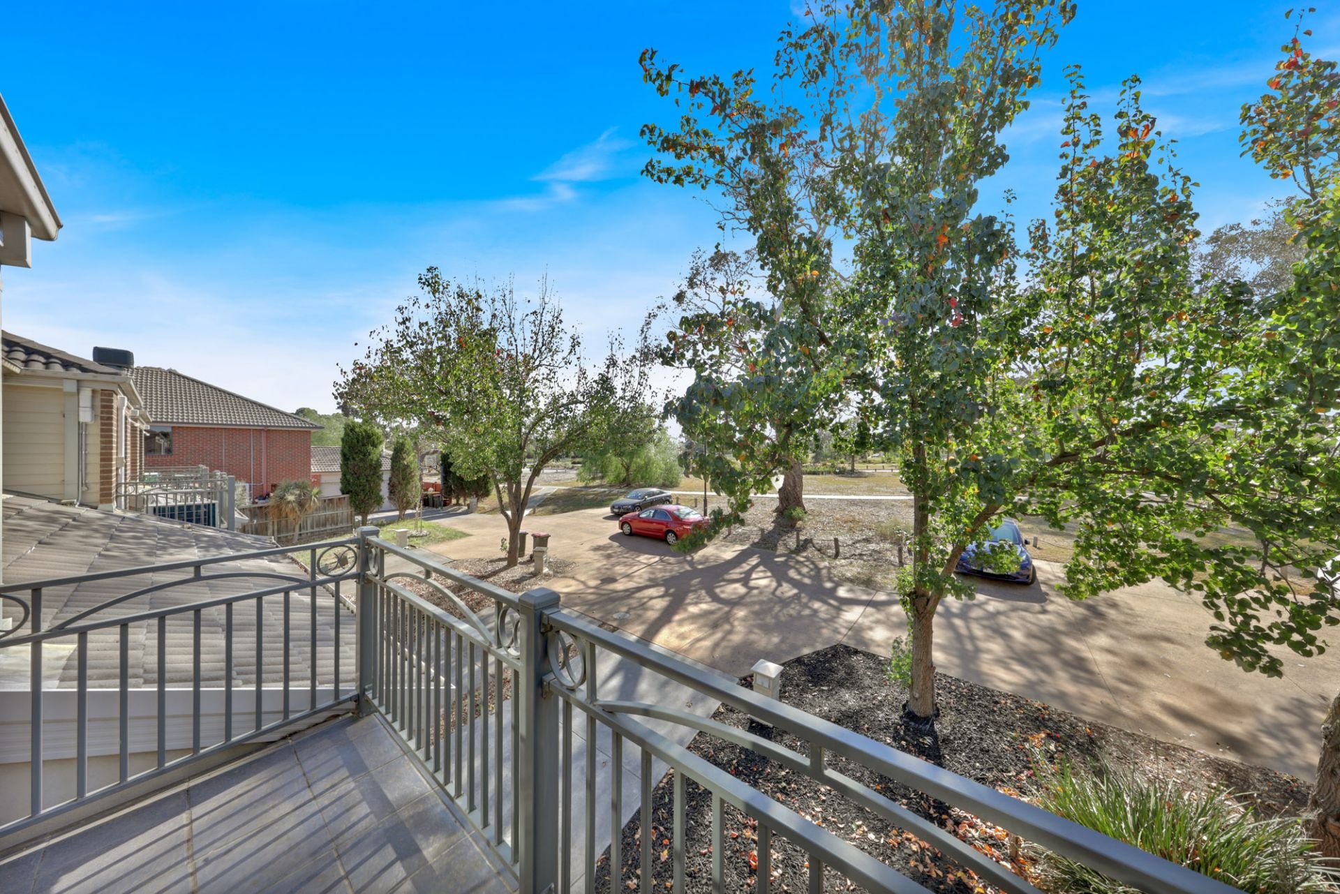 GREAT LOCATION - GREAT TOWN HOUSE!