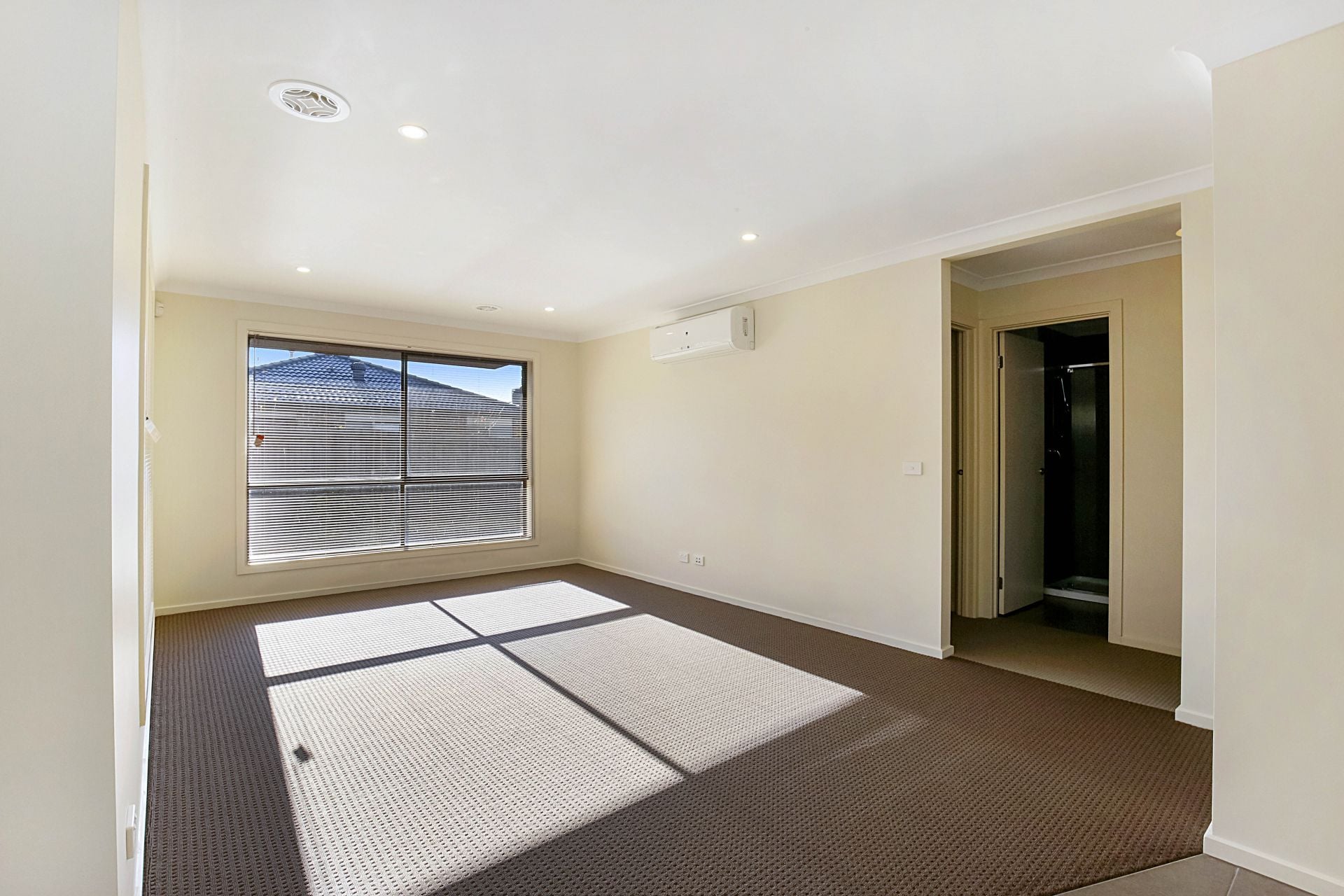 INDULGE IN A MODERN LIFESTYLE