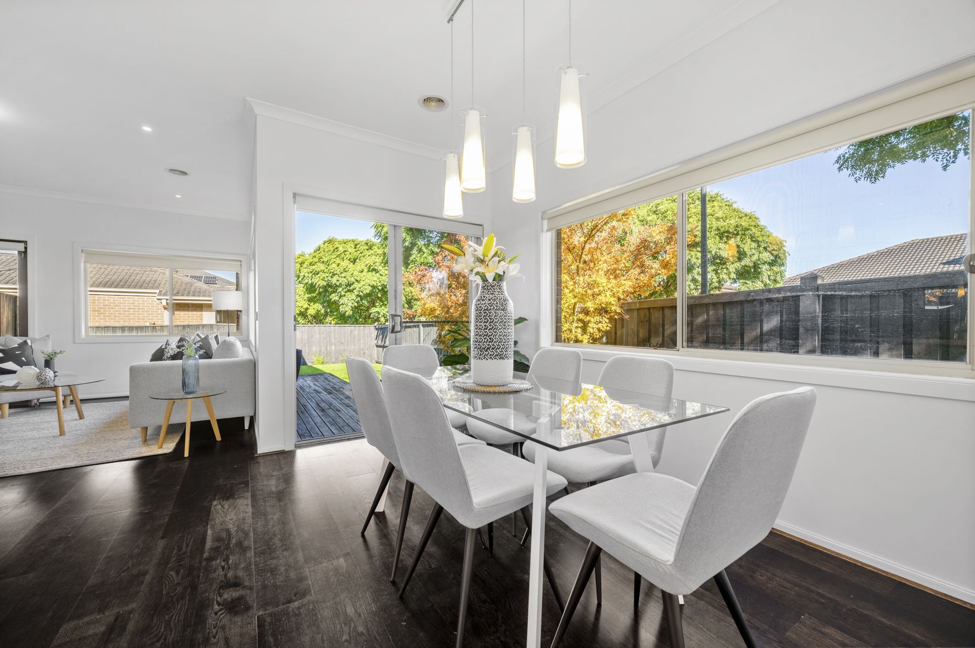 Luxurious Contemporary Family Living