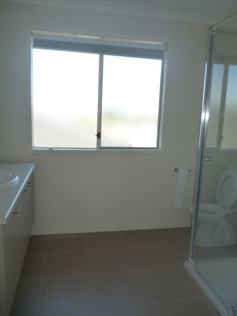 SPACIOUS FAMILY HOME!!