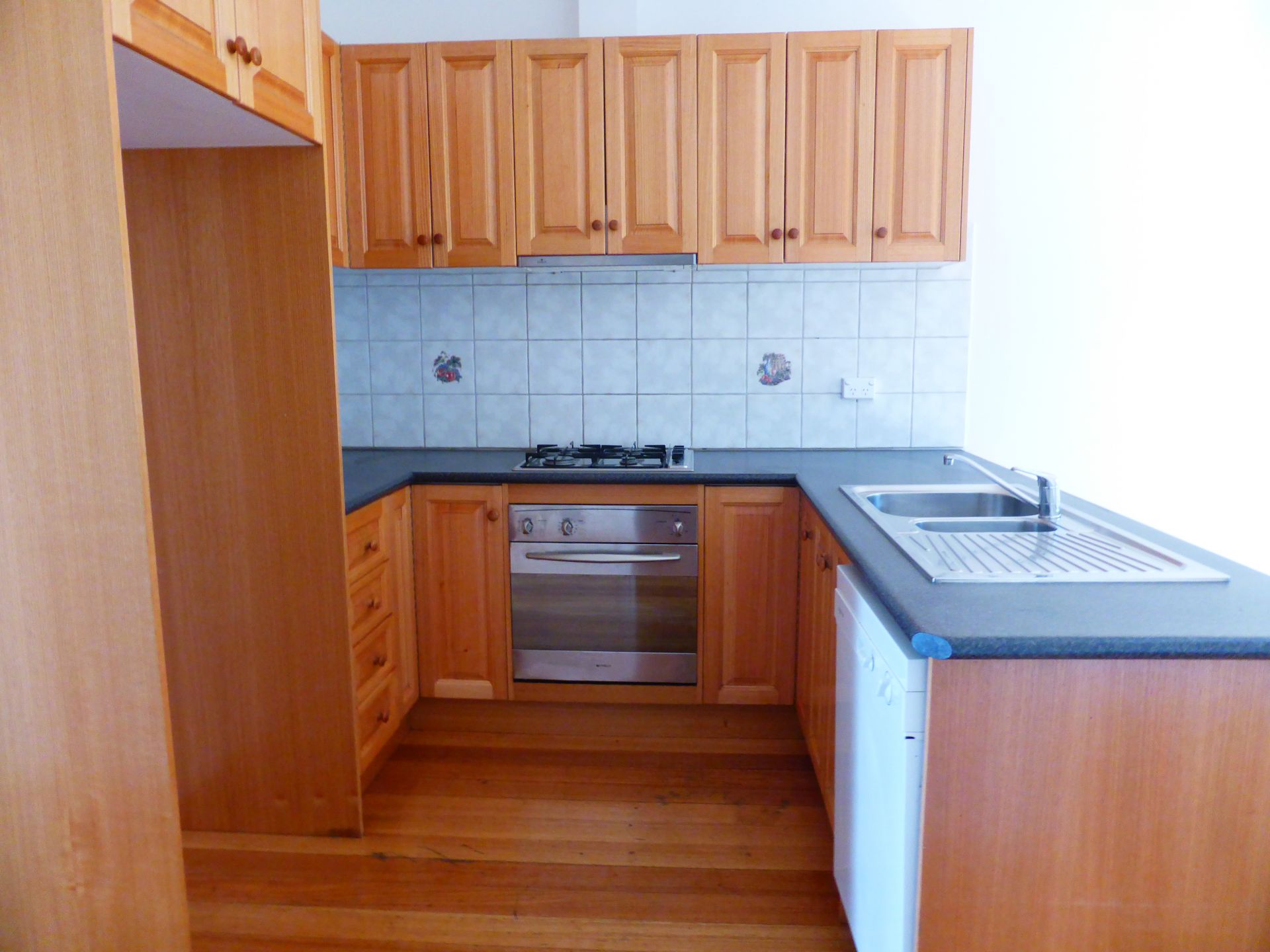 Air-conditioned Townhouse in Prime Location!