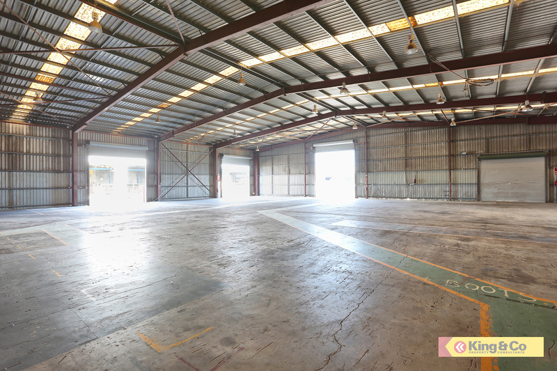 IN THE HEART OF ROCKLEA WITH YARD!