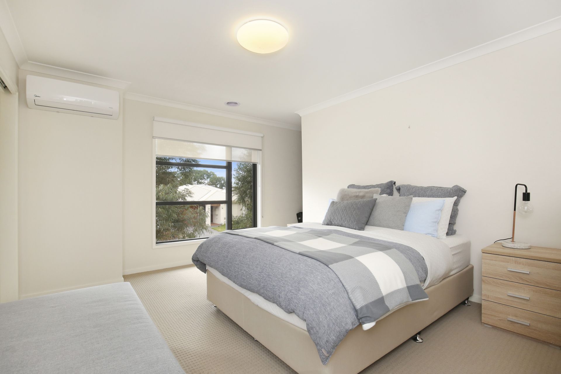Sensational & Modern Style Townhouse