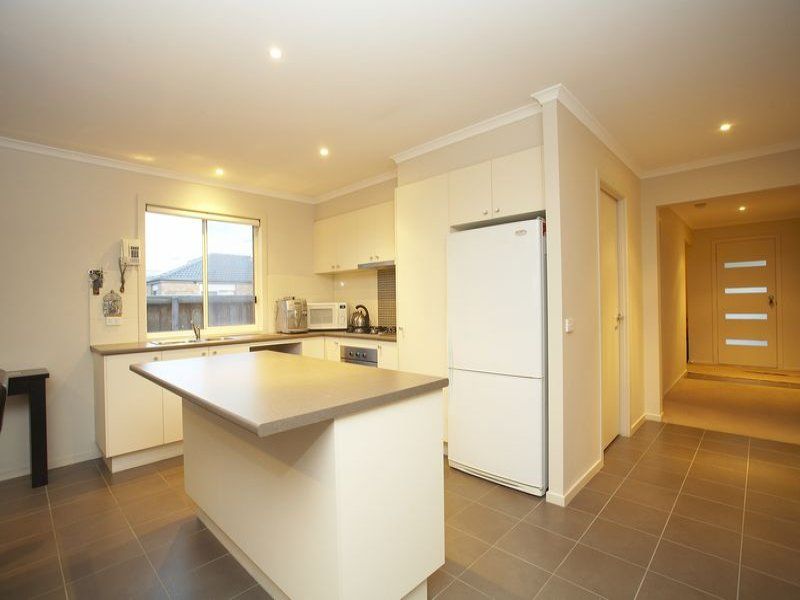9 Windsong Way, Point Cook - Thumbnail 4