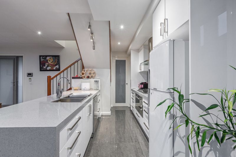 1/27 Millers Road, Altona - Thumbnail 7