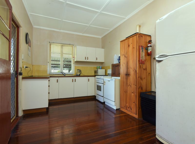 215 West Street, Harristown QLD, Harristown - Thumbnail 4