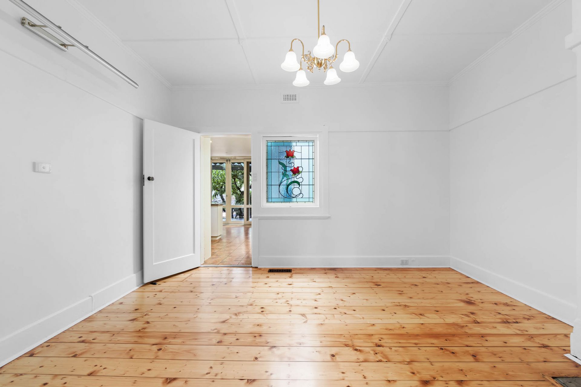 46 Beacon Road, Port Melbourne - Thumbnail 4