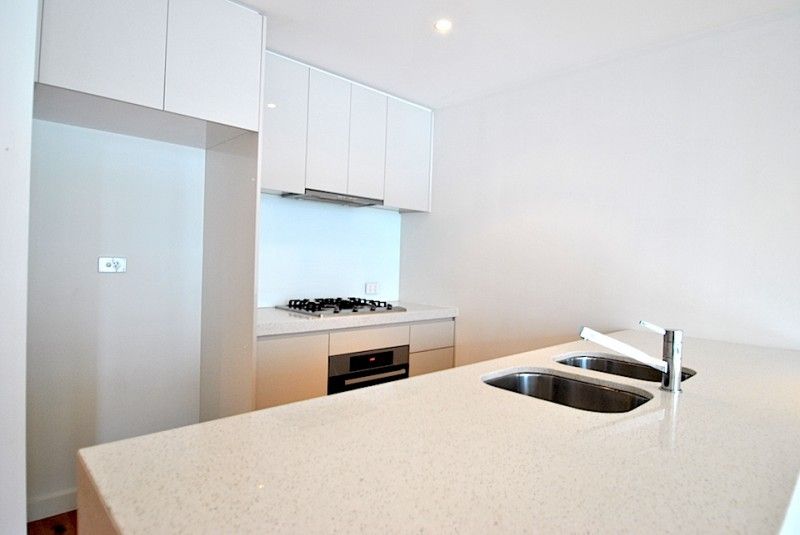 301/77 Nott Street, Port Melbourne - Thumbnail 3