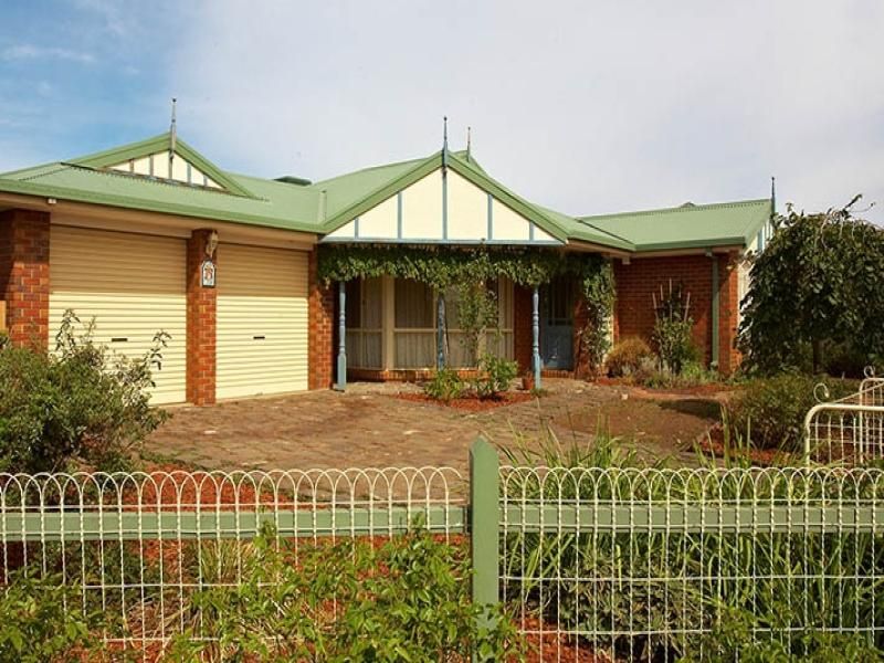 19 Franklin Place, Caroline Springs - Thumbnail 2