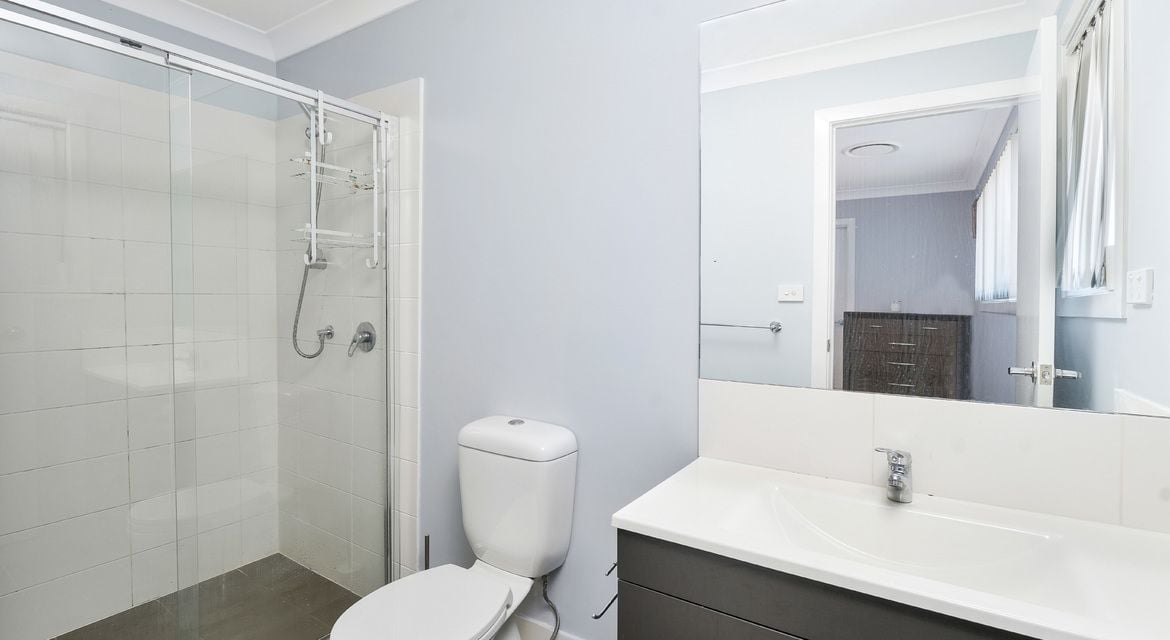 Bardia 64 Ingleburn Gardens Drive