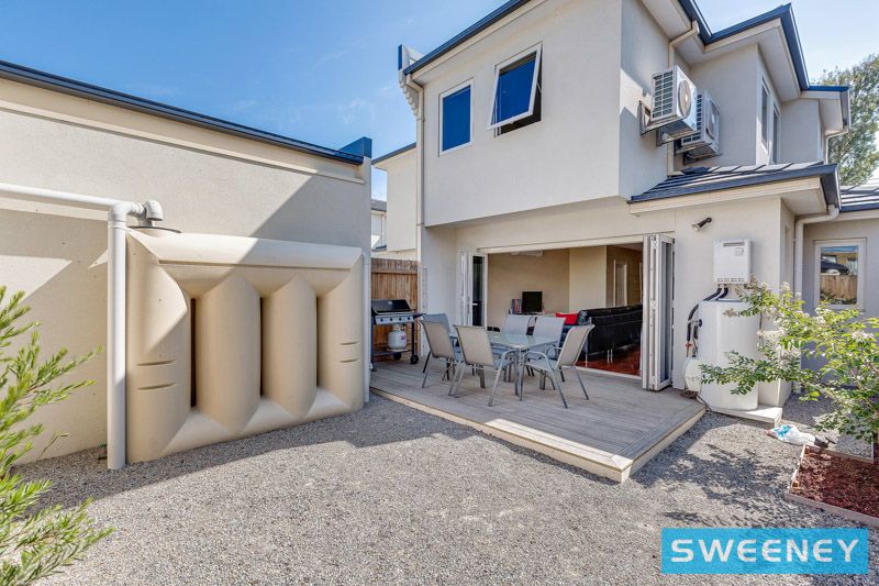 1/8 David Street