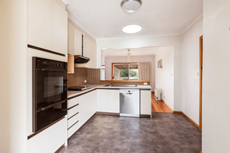 6 Keilor Avenue, Reservoir