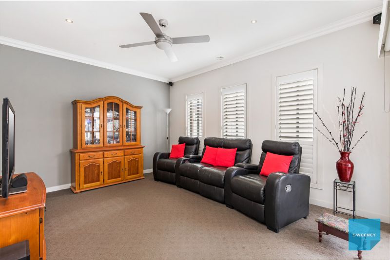 12 Carisbrook Street, Caroline Springs - Thumbnail 8