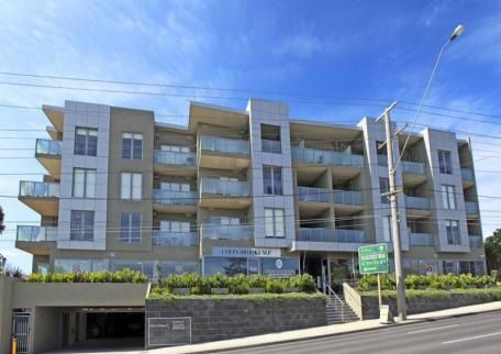 TRAM AT YOUR DOORSTEP! WALK TO BUNDOORA SQUARE & MORE!!