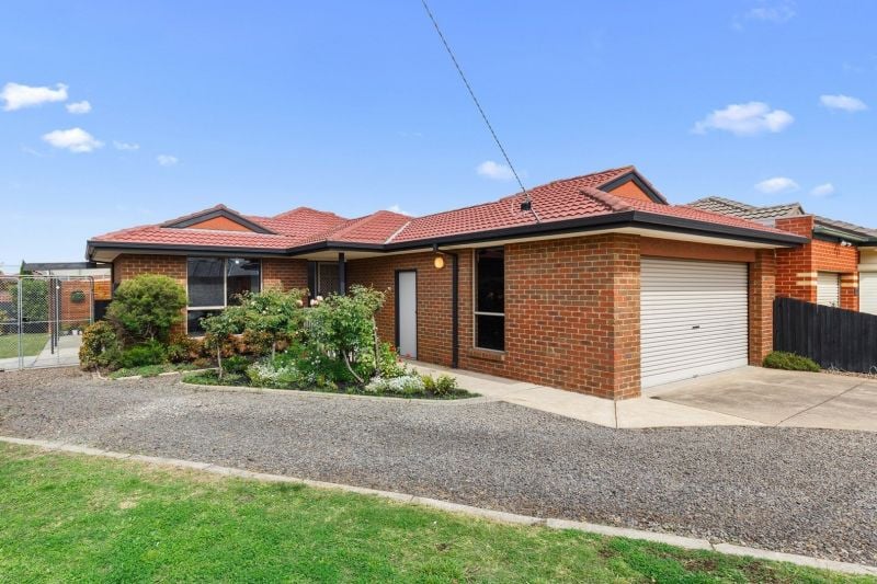 43 Grand Parade, Epping
