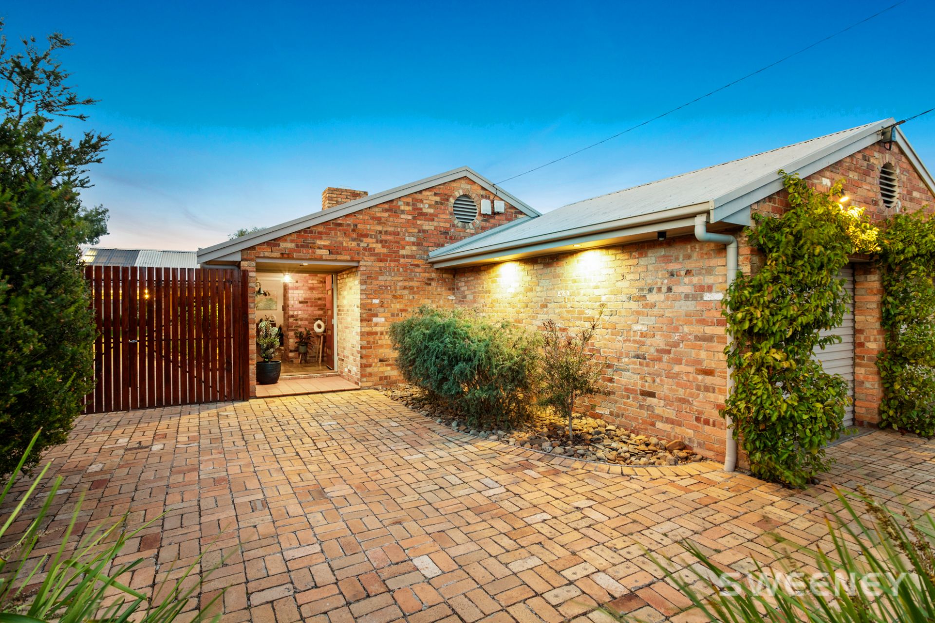 2 Cheasley Place, Altona Meadows - Thumbnail 2