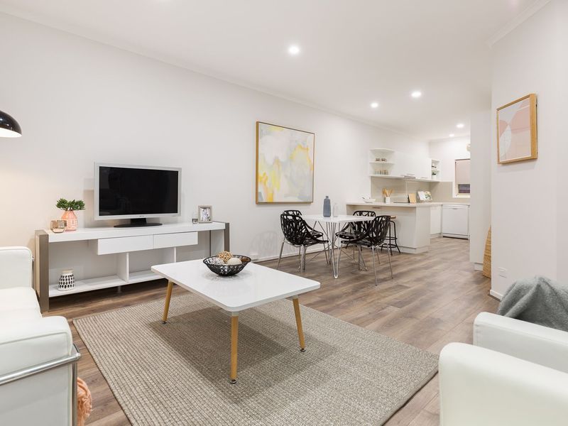 Real Estate For Sale 2/42 Shandon Street Mornington , VIC