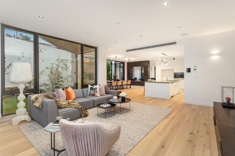 1/7 Orrong Crescent, Caulfield North