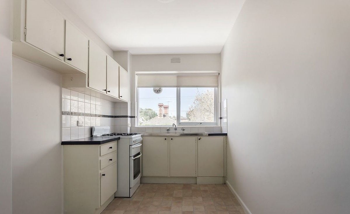 Spacious, light & bright