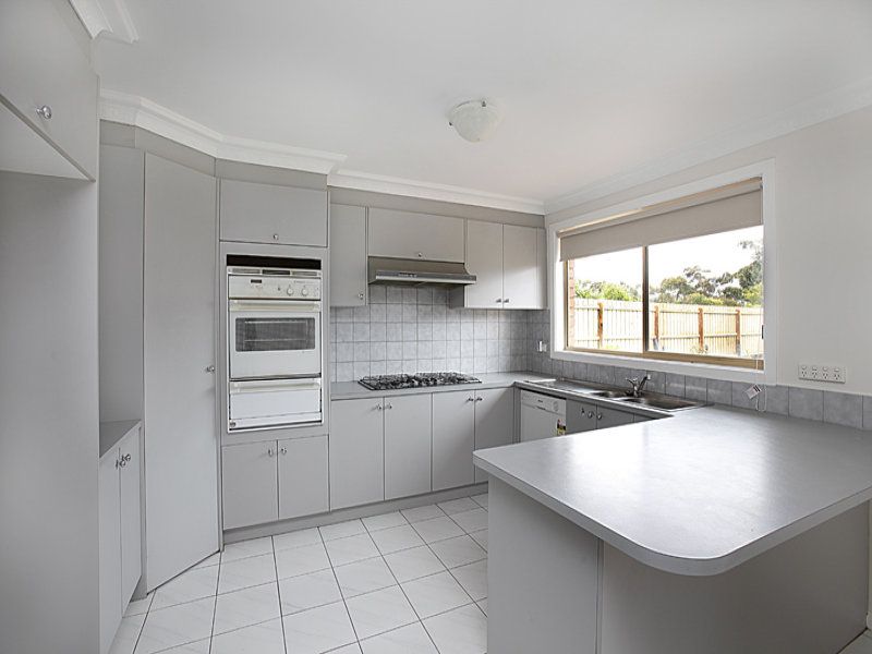 2/8 Trembath Court, Altona Meadows - Thumbnail 7