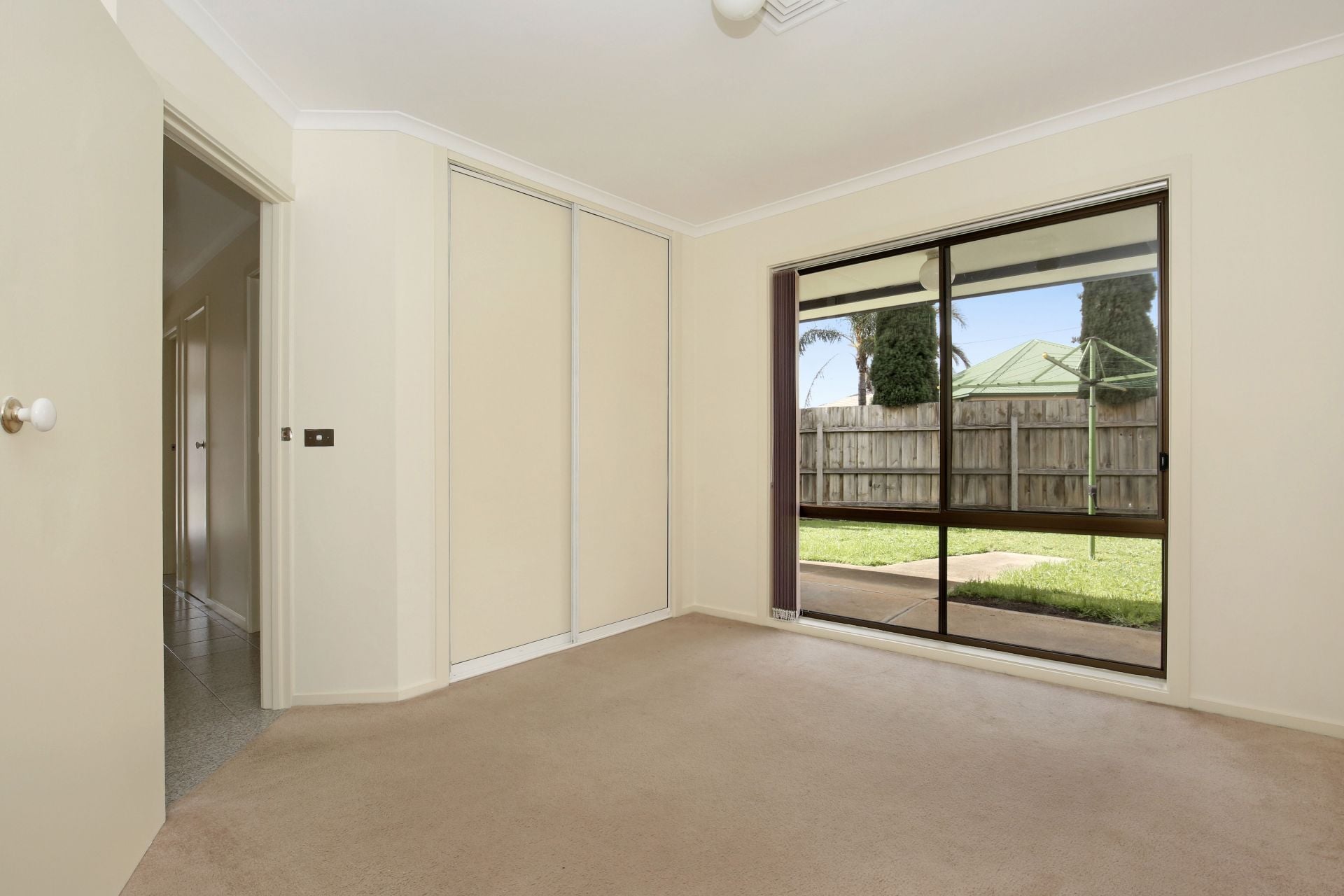 HIDDEN GEM, JUST MOMENTS TO ALL AMENITIES   *Insp Tue 7th May @ 5:05pm*