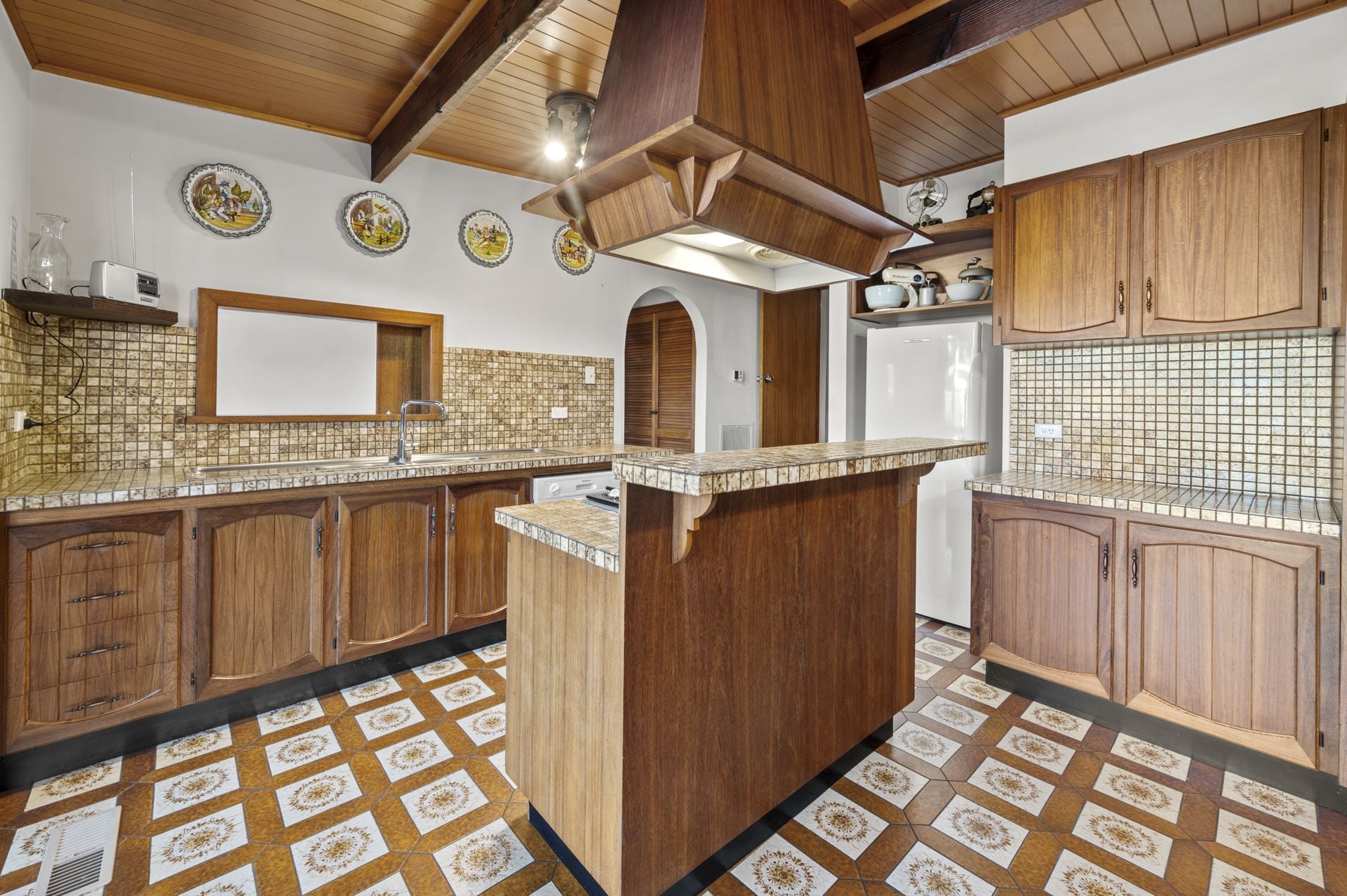 WHAT A BEAUTY!  LAND APPROX 640m2