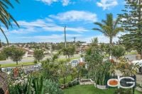 100 Phoenix Road, Hamilton Hill