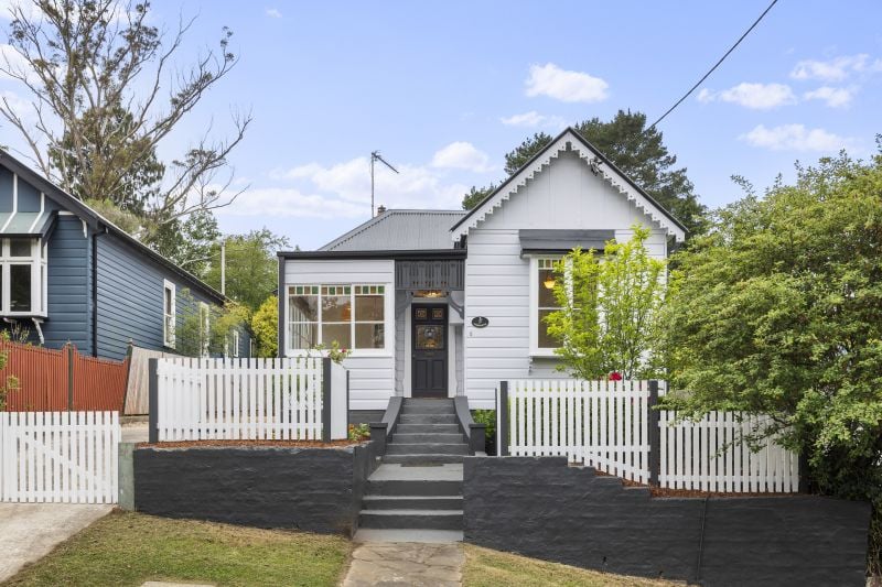 SOUTH LEURA c.1913 WEATHERBOARD HOME & STUDIOS