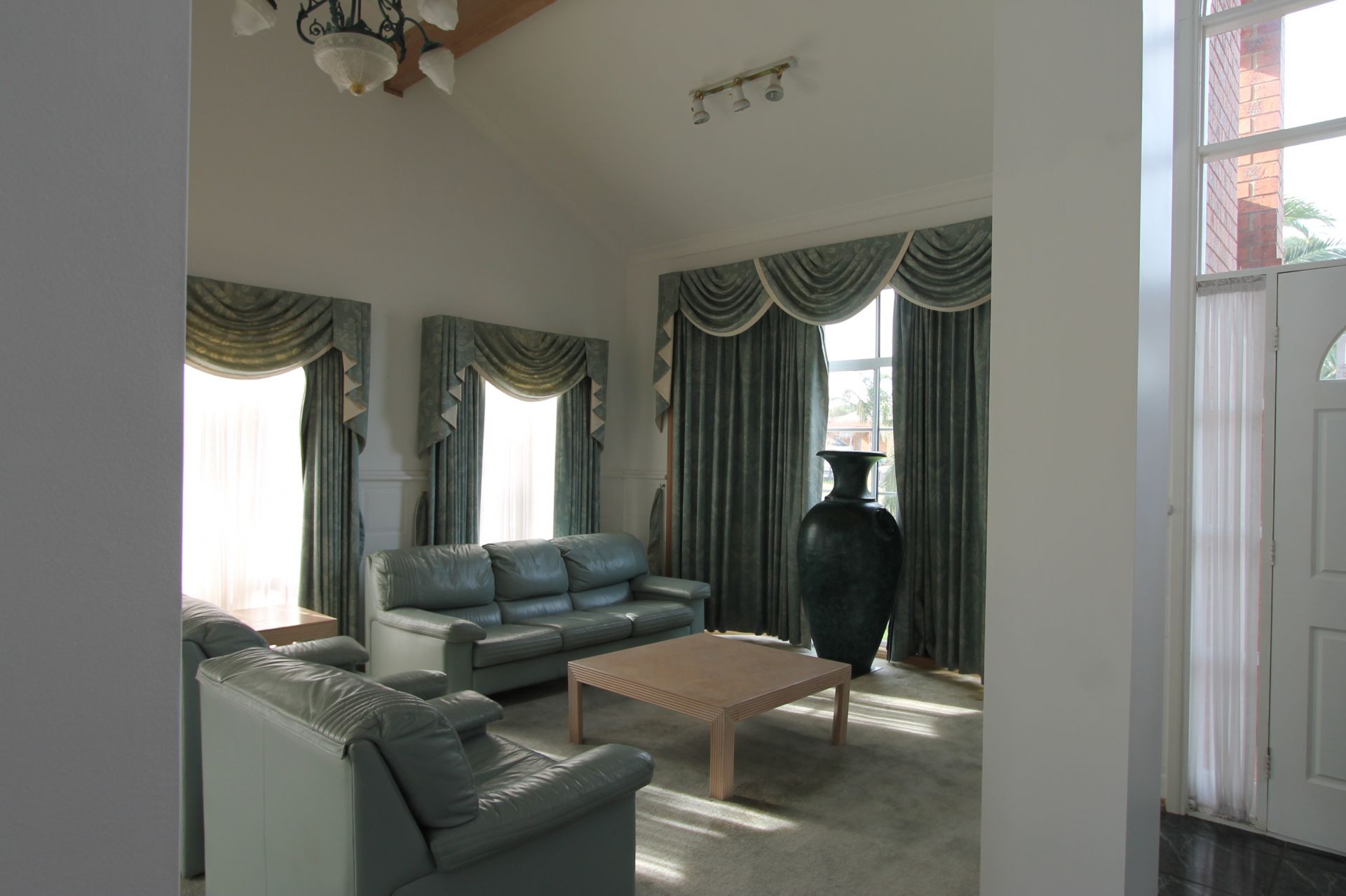 Lovely Family Home With Heated Swimming Pool