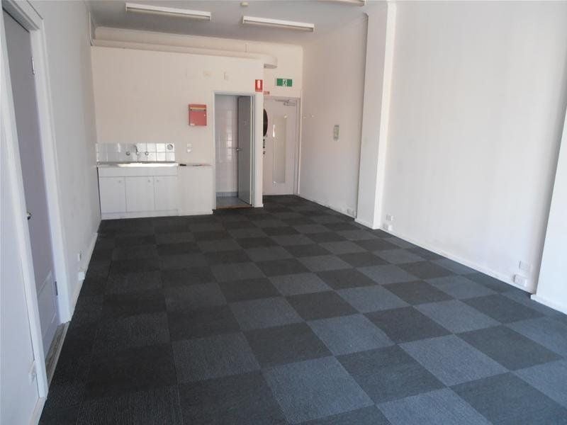 HIGH EXPOSURE OFFICE/RETAIL
