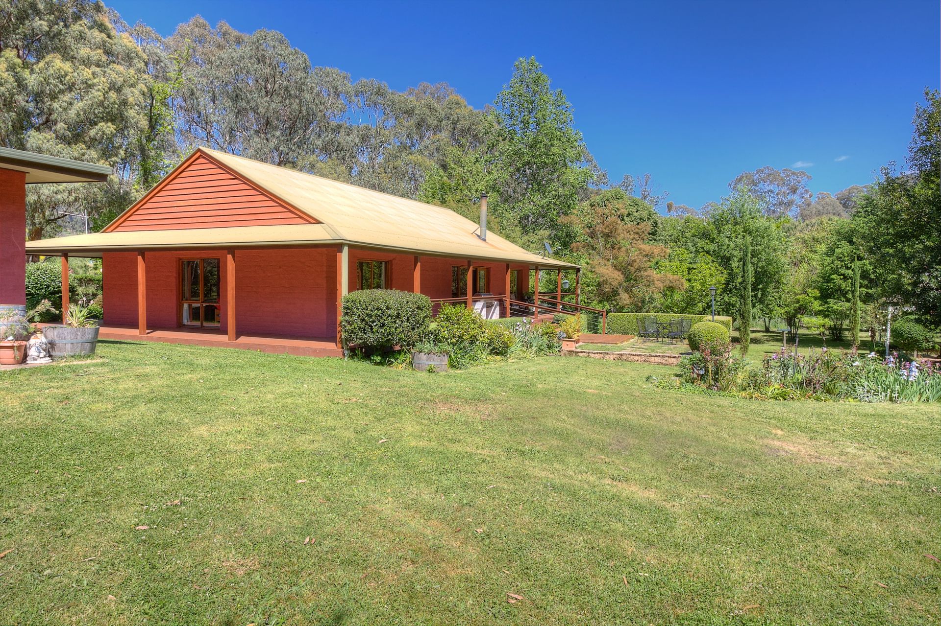 337 Roberts Creek Road, Porepunkah Dickens Real Estate