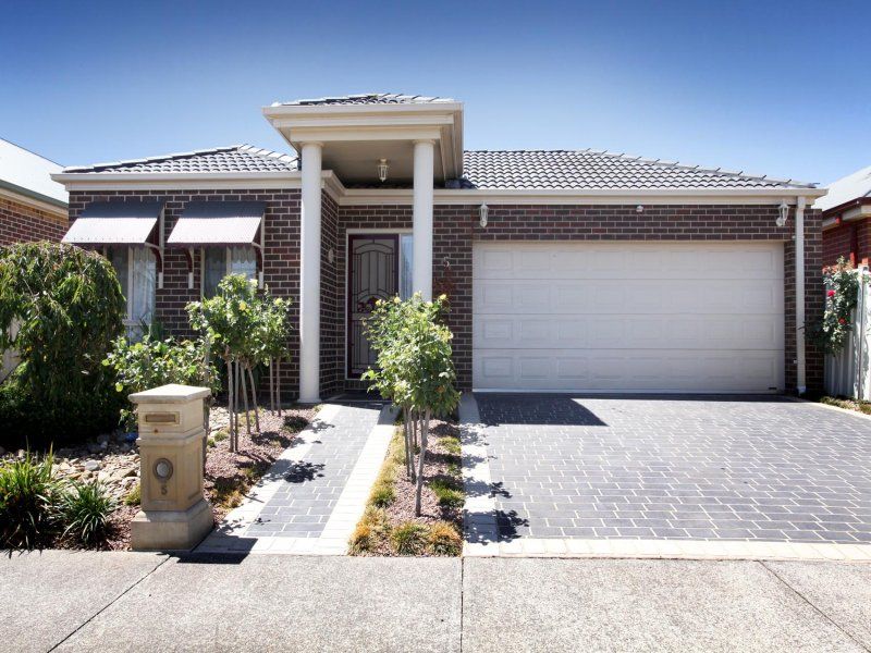 5 Parkin Avenue, Caroline Springs - Thumbnail 2