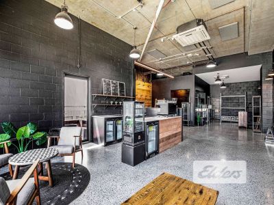 VERSATILE OFFICE/RETAIL OFFERING!