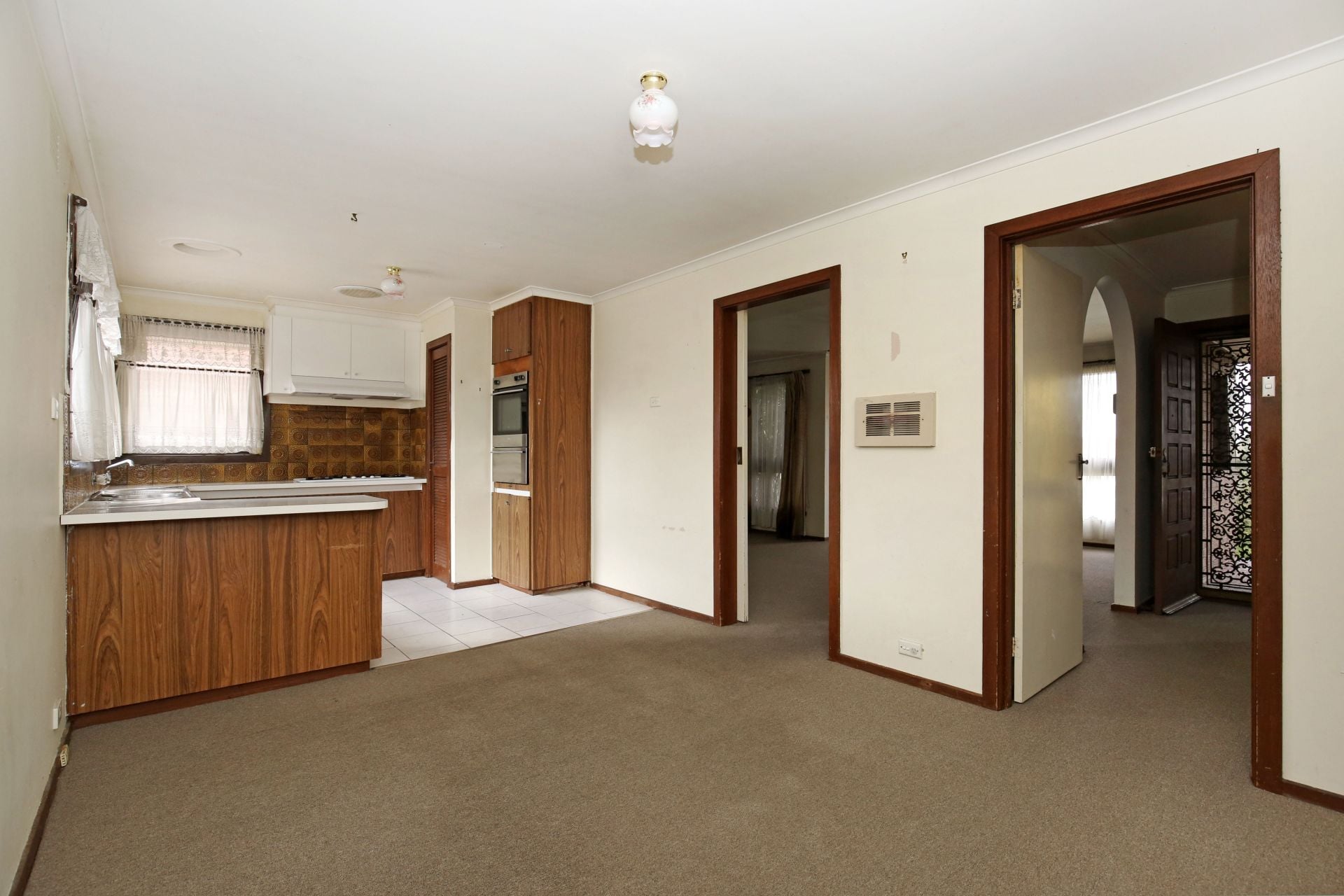 CENTRALLY LOCATED FAMILY HOME    *Insp Tue 24th Oct @ 5:00pm*