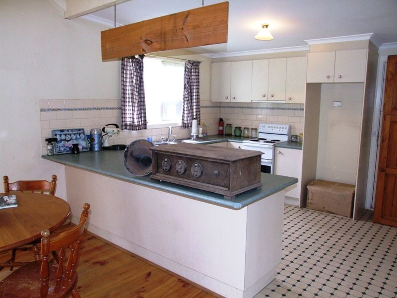 31 Pykes Creek Road, Myrniong - Thumbnail 3