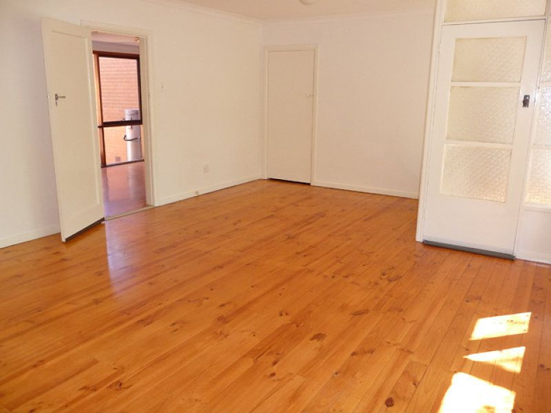 42 Carrington Street, Deakin - Thumbnail 7